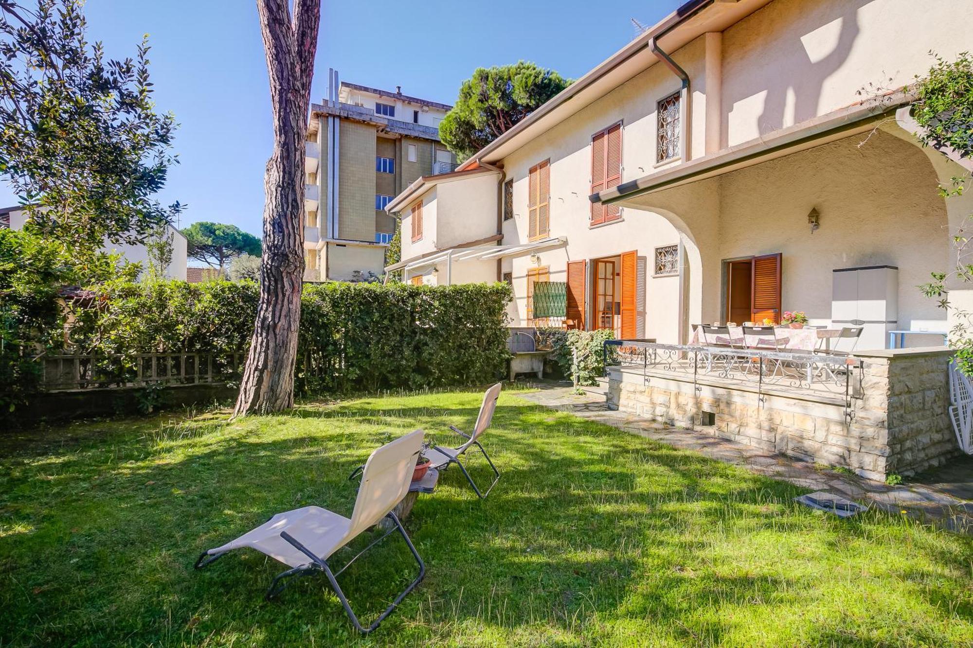 Casa Maddalena Al Mare 600M From Sea - Happy Rentals Marina di Pietrasanta Buitenkant foto